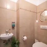 Prime Location - Free Parking, Ac Apartment